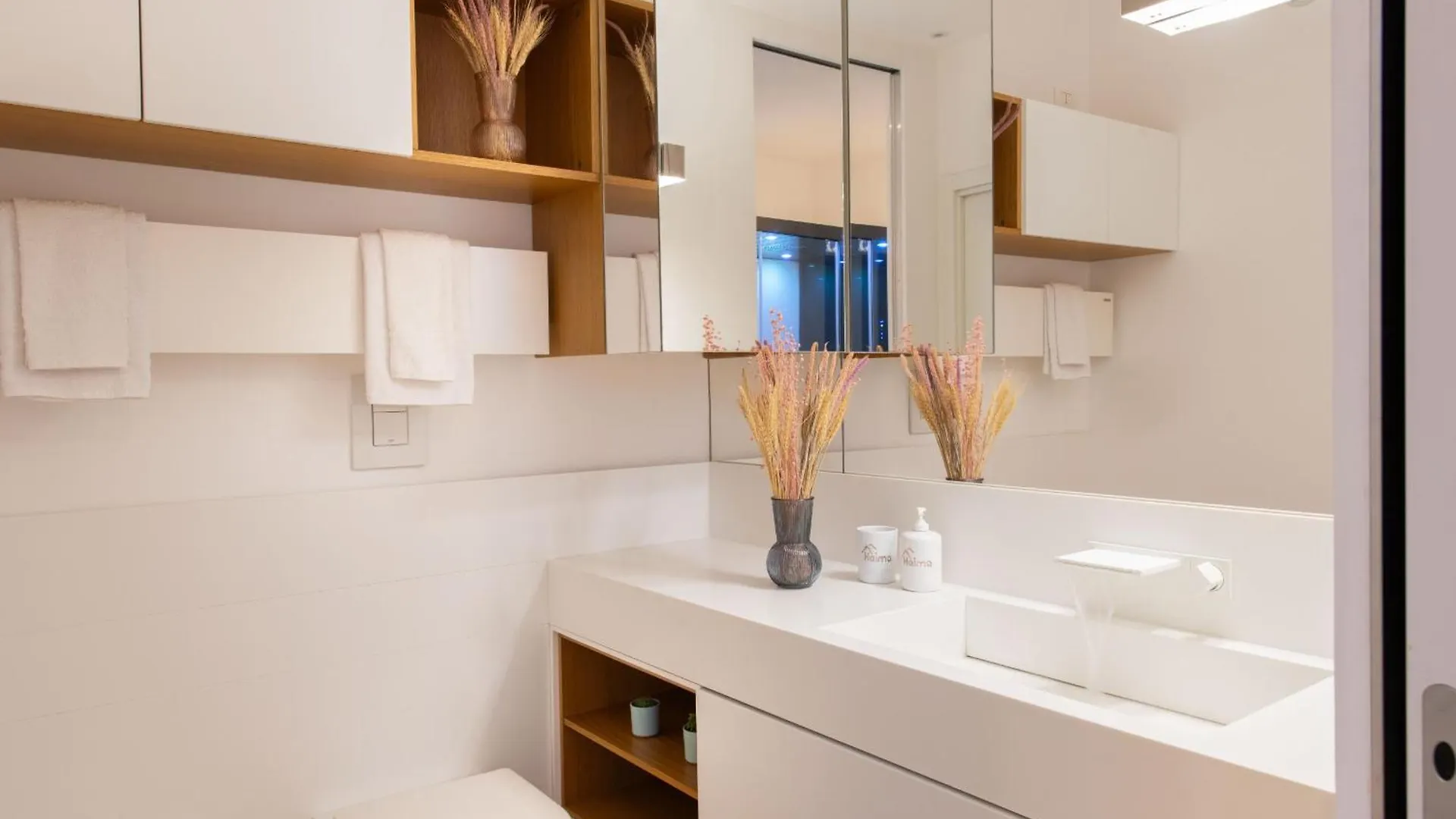 Heima Smart - Charme Apartment By Wonderful Italy باليرمو 0*,